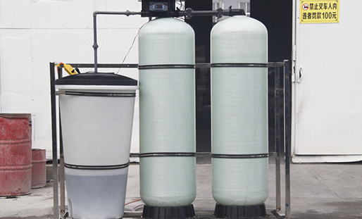 What are the specific steps involved in the cycle of a fully automatic softener?